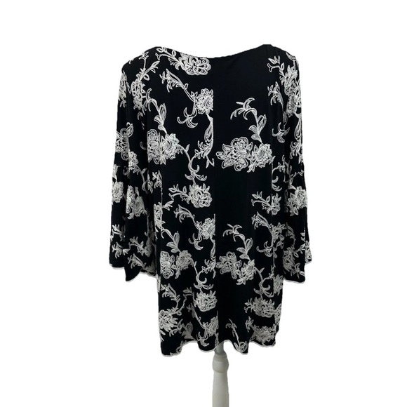 Karen Kane Black Embroidered Top Womens 2X Silk Blend Knit Flutter Sleeve - Picture 3 of 8